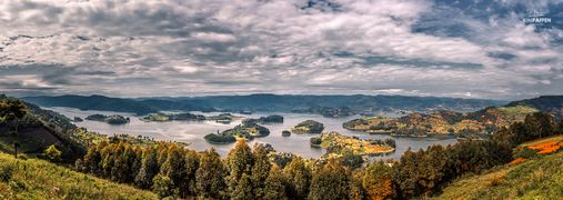 Lake Bunyonyi in Uganda